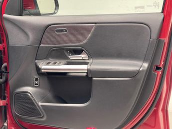 Mercedes-Benz GLA 1.3 GLA200h MHEV Sport (Executive) 7G-DCT Euro 6 (s/s) 5dr