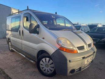 Renault Trafic 2.5 TD dCi SL27 QS6 4dr