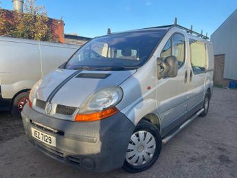 Renault Trafic 2.5 TD dCi SL27 QS6 4dr