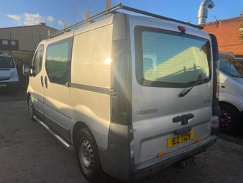 Renault Trafic 2.5 TD dCi SL27 QS6 4dr