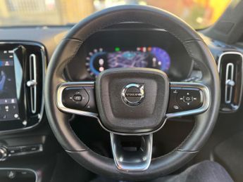 Volvo XC40 2.0 B3 MHEV Core DCT Auto Euro 6 (s/s) 5dr