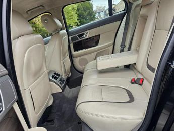 Jaguar XF 3.0d V6 Portfolio Auto Euro 5 (s/s) 4dr
