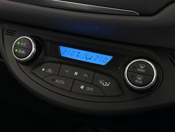 Toyota Yaris 1.5 VVT-h Icon E-CVT Euro 6 (s/s) 5dr