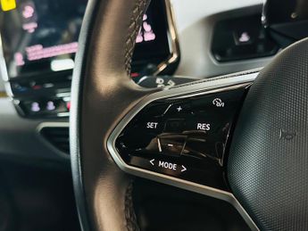 Volkswagen ID.3 Pro Performance 58kWh Life Auto 5dr