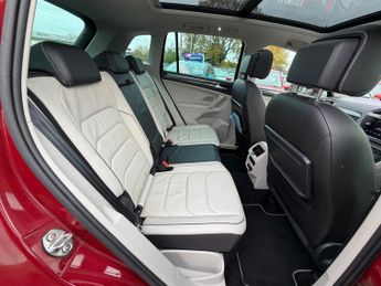 Volkswagen Tiguan 2.0 TDI SEL SUV 5dr Diesel DSG 4Motion Euro 6 (s/s) (190 ps)