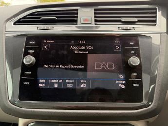 Volkswagen Tiguan 2.0 TDI SEL SUV 5dr Diesel DSG 4Motion Euro 6 (s/s) (190 ps)