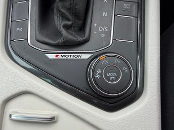 Volkswagen Tiguan 2.0 TDI SEL SUV 5dr Diesel DSG 4Motion Euro 6 (s/s) (190 ps)