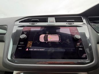 Volkswagen Tiguan 2.0 TDI SEL SUV 5dr Diesel DSG 4Motion Euro 6 (s/s) (190 ps)