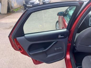 Ford Focus 1.6 Style 5dr