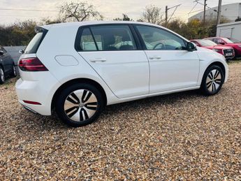 Volkswagen e-Golf 35.8kWh e-Golf Auto 5dr