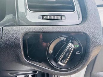 Volkswagen e-Golf 35.8kWh e-Golf Auto 5dr