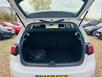 Volkswagen e-Golf 35.8kWh e-Golf Auto 5dr