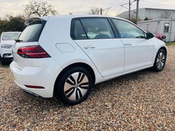 Volkswagen e-Golf 35.8kWh e-Golf Auto 5dr