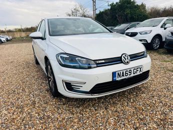Volkswagen e-Golf 35.8kWh e-Golf Auto 5dr