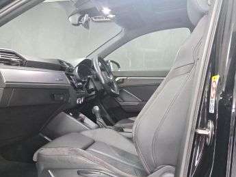 Audi Q3 1.5 TFSI CoD 35 S line S Tronic Euro 6 (s/s) 5dr