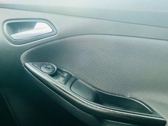 Ford Focus 1.6 Zetec Powershift Euro 5 5dr