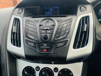 Ford Focus 1.6 Zetec Powershift Euro 5 5dr