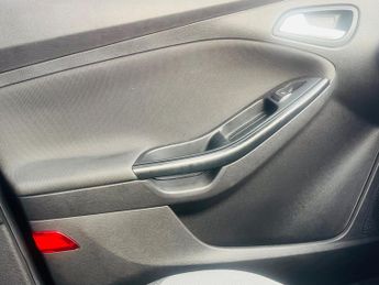 Ford Focus 1.6 Zetec Powershift Euro 5 5dr
