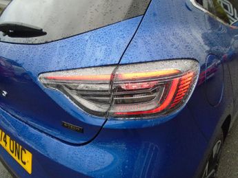 Renault Clio 1.6 E-TECH techno Auto Euro 6 (s/s) 5dr