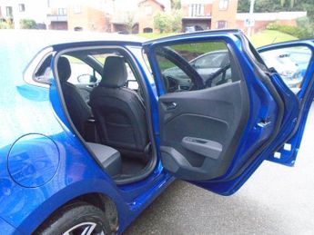 Renault Clio 1.6 E-TECH techno Auto Euro 6 (s/s) 5dr