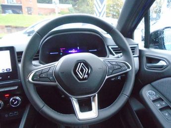 Renault Clio 1.6 E-TECH techno Auto Euro 6 (s/s) 5dr