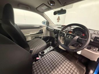 TOYOTA IQ 1.0 VVT-i Hatchback 3dr Petrol Multidrive Euro 5 (68 ps) 12 MONT