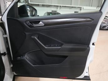 Volkswagen T-Roc 1.5 TSI EVO SE DSG Euro 6 (s/s) 5dr