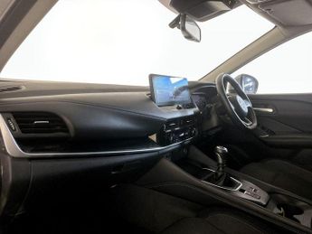 Nissan Qashqai 1.3 DIG-T MHEV N-Connecta Euro 6 (s/s) 5dr