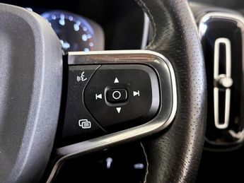 Volvo XC40 1.5 T3 R-Design Euro 6 (s/s) 5dr