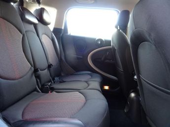 MINI Countryman 1.6 Cooper Auto Euro 5 5dr