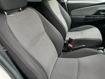 Toyota Yaris 1.5 VVT-h Sport E-CVT Euro 6 5dr