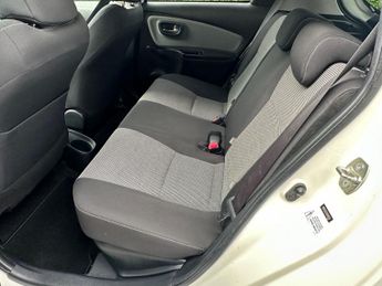 Toyota Yaris 1.5 VVT-h Sport E-CVT Euro 6 5dr