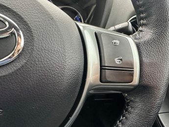 Toyota Yaris 1.5 VVT-h Sport E-CVT Euro 6 5dr