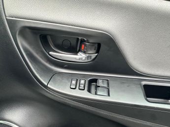 Toyota Yaris 1.5 VVT-h Sport E-CVT Euro 6 5dr