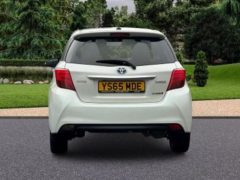 Toyota Yaris 1.5 VVT-h Sport E-CVT Euro 6 5dr