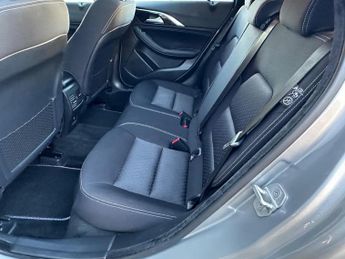 Infiniti Q30 2.2d Premium DCT Euro 6 (s/s) 5dr