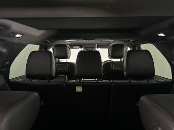 Land Rover Discovery 3.0 D300 MHEV R-Dynamic SE Auto 4WD Euro 6 (s/s) 5dr