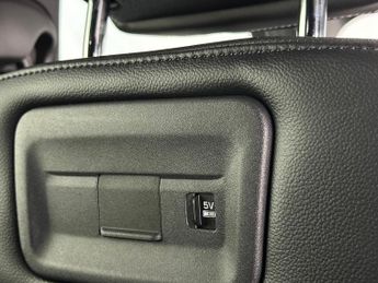 Land Rover Discovery 3.0 D300 MHEV R-Dynamic SE Auto 4WD Euro 6 (s/s) 5dr