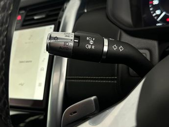 Land Rover Discovery 3.0 D300 MHEV R-Dynamic SE Auto 4WD Euro 6 (s/s) 5dr