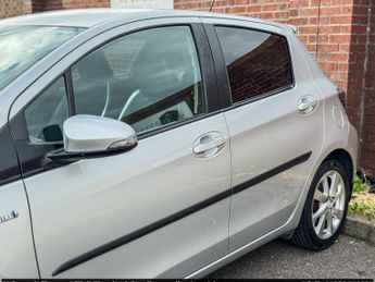 Toyota Yaris 1.5 VVT-h T Spirit CVT Euro 5 5dr