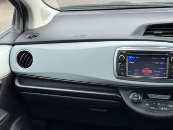 Toyota Yaris 1.5 VVT-h T Spirit CVT Euro 5 5dr