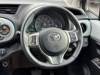 Toyota Yaris 1.5 VVT-h T Spirit CVT Euro 5 5dr