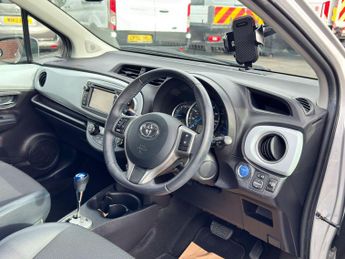 Toyota Yaris 1.5 VVT-h T Spirit CVT Euro 5 5dr