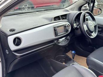 Toyota Yaris 1.5 VVT-h T Spirit CVT Euro 5 5dr