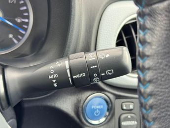 Toyota Yaris 1.5 VVT-h T Spirit CVT Euro 5 5dr