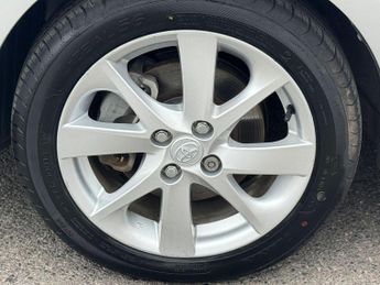 Toyota Yaris 1.5 VVT-h T Spirit CVT Euro 5 5dr