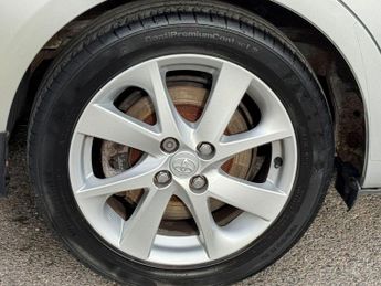Toyota Yaris 1.5 VVT-h T Spirit CVT Euro 5 5dr