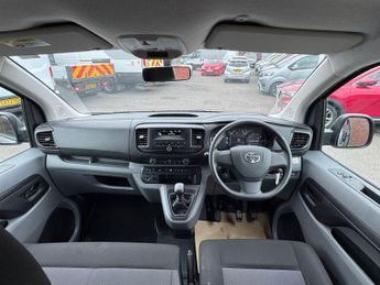 Toyota PROACE Verso 1.5D Medium MPV MWB Euro 6 (s/s) 6dr (9 Seat)