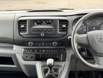 Toyota PROACE Verso 1.5D Medium MPV MWB Euro 6 (s/s) 6dr (9 Seat)