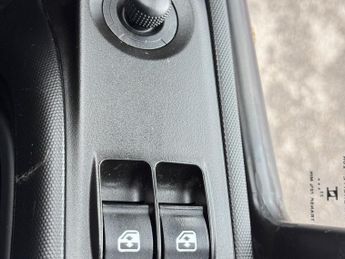 Iveco Daily 2.3D HPI 14V 35S 3520 HiMatic MWB H2 Euro 6 (s/s) 5dr